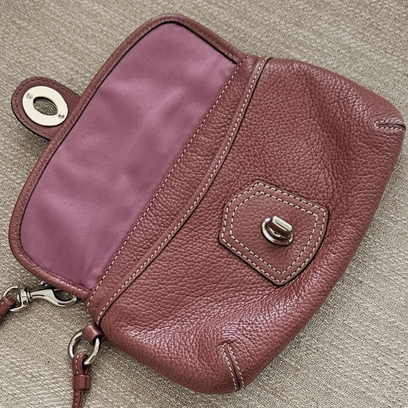 Coach Pebbled Leather Turnlock Wristlet Clutch Dusty Rose - Picture 7 of 11
